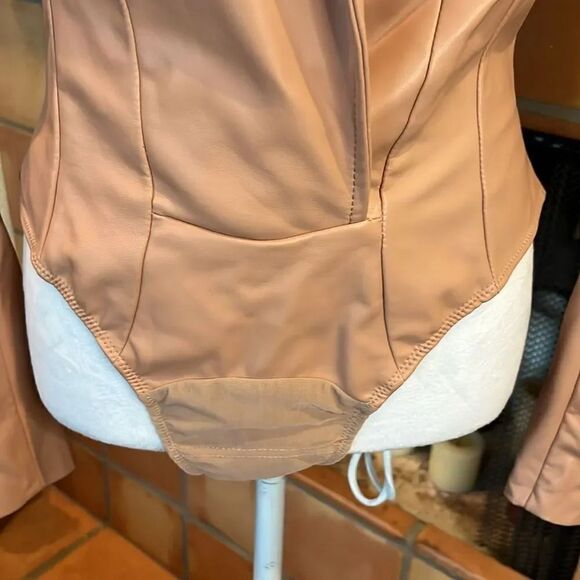 House of CB London Blush Pink Vegan Leather Collared Faux Wrap Bodysuit, size M! - Picture 3 of 12